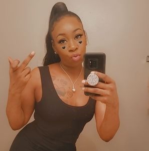 Meet your Posher, Sakima